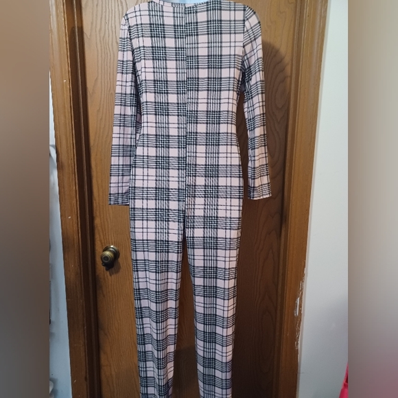 FASHION NOVA small plaid pj onesie - Picture 8 of 9